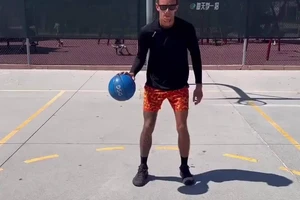 篮球投球百发百中训练方法